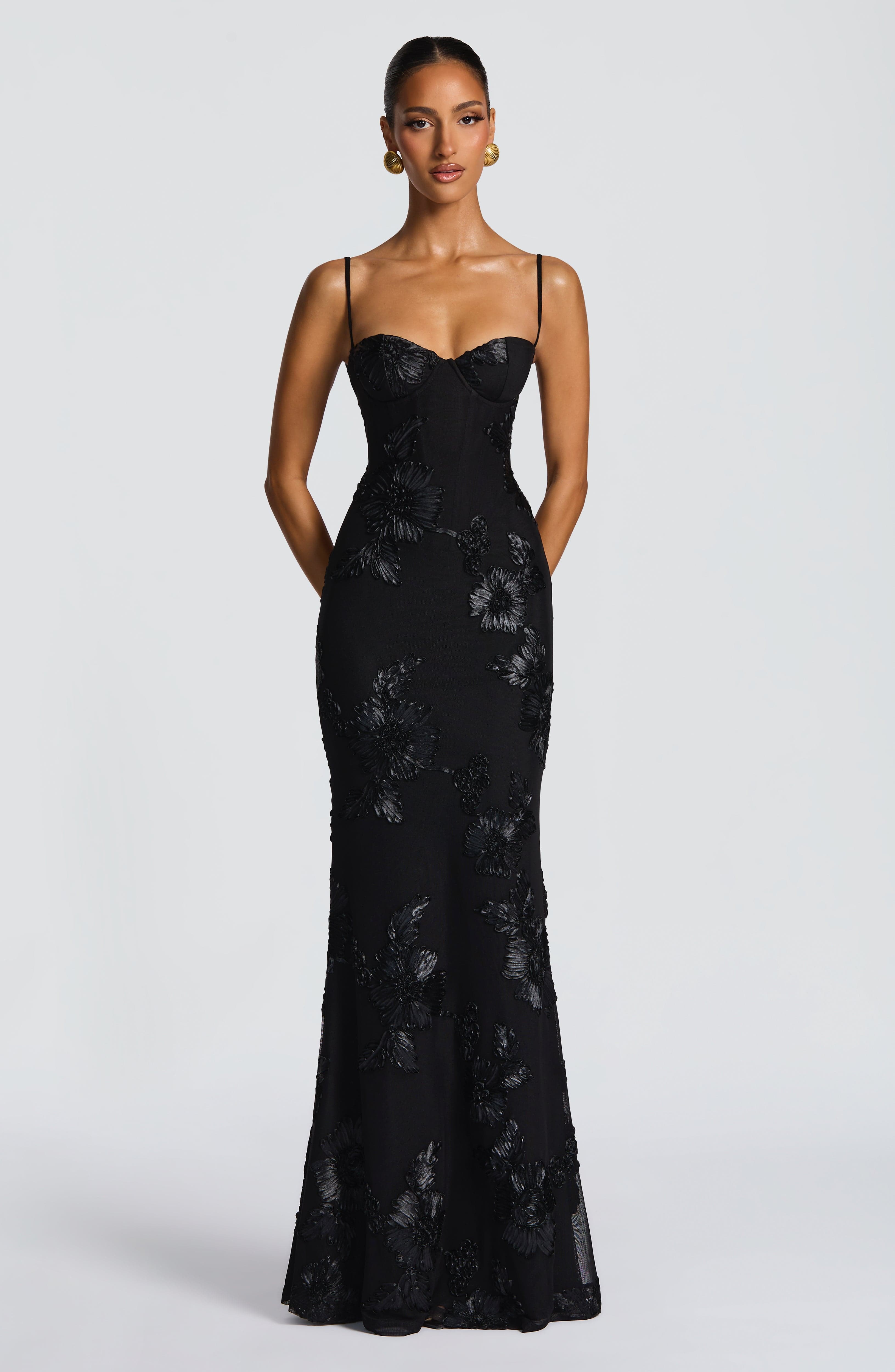 Nefertiti Maxi Dress in Black - Elegant and Timeless S.M