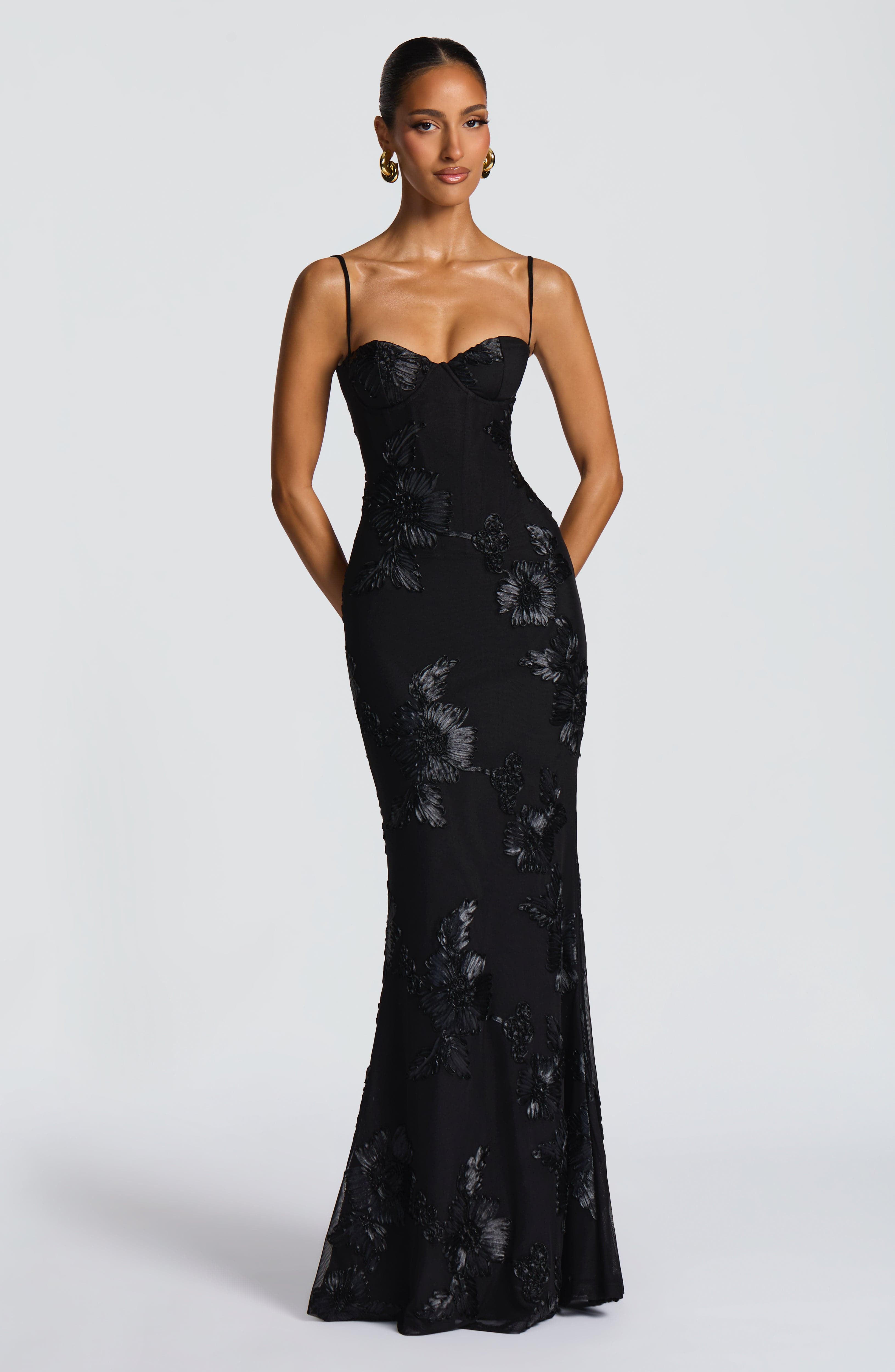 Nefertiti Maxi Dress in Black - Elegant and Timeless S.M
